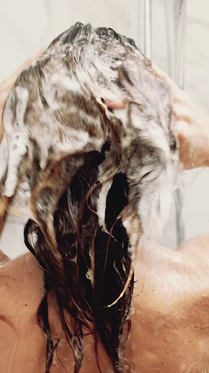 NEELAMBARI HERBAL SHAMPOO